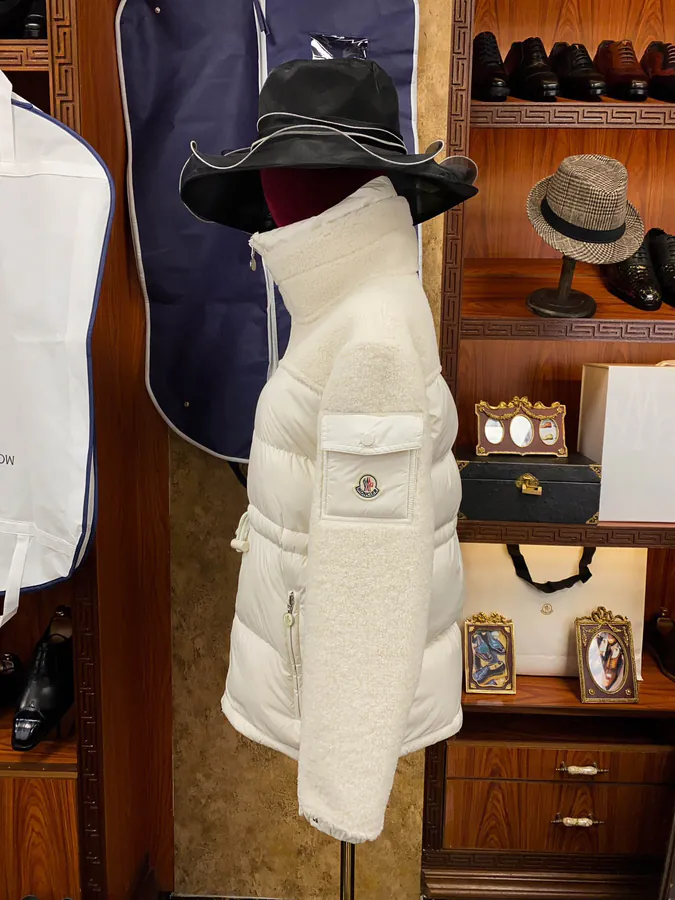 Moncler Escaut Short Women's Down Jacket