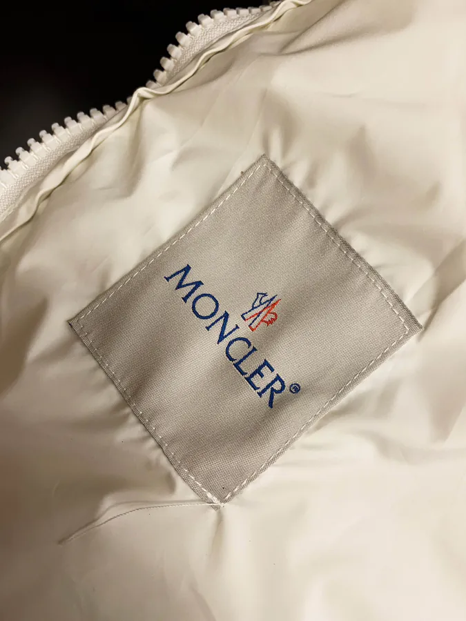 Moncler Escaut Short Women's Down Jacket