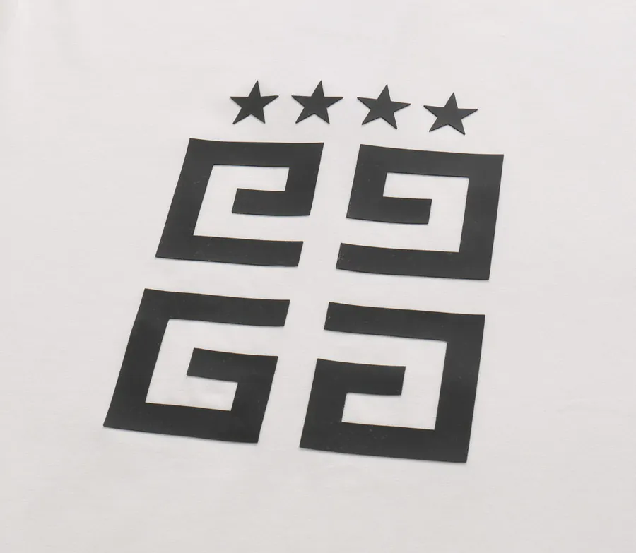 GIVENCHY Star Print Short Sleeve T Shirt with Oversized Fit