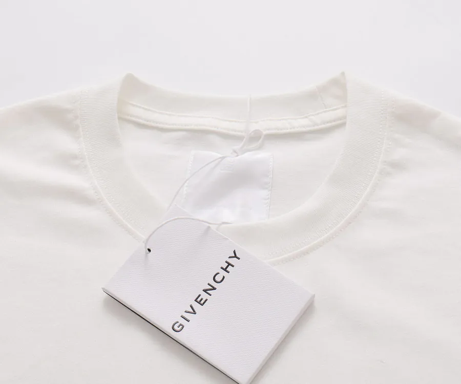 GIVENCHY Star Print Short Sleeve T Shirt with Oversized Fit