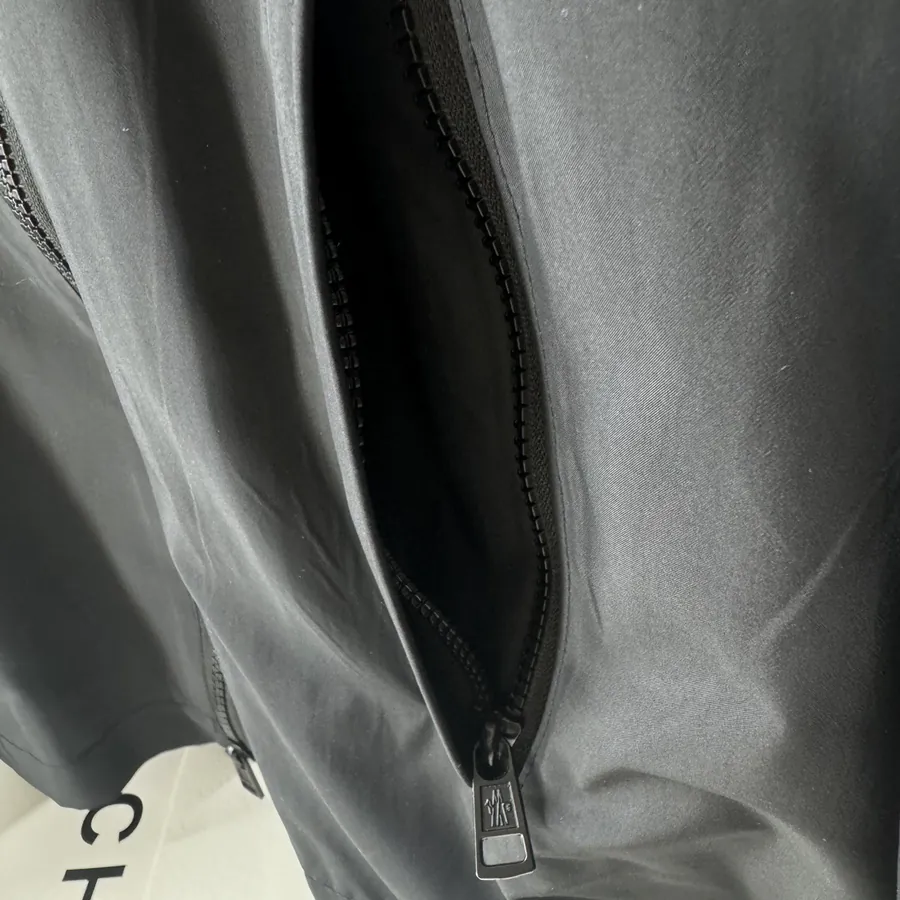 Moncler 2025 Spring Fall New Collection Soft and Lightweight Jacket with Latest Print