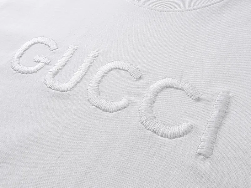 Gucci 24ss立体净色刺绣圆领T恤 Loose Fit, Unisex