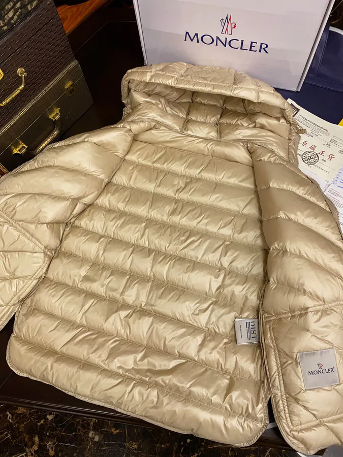 Argenno Women's Lightweight Down Jacket with Adjustable Waistband