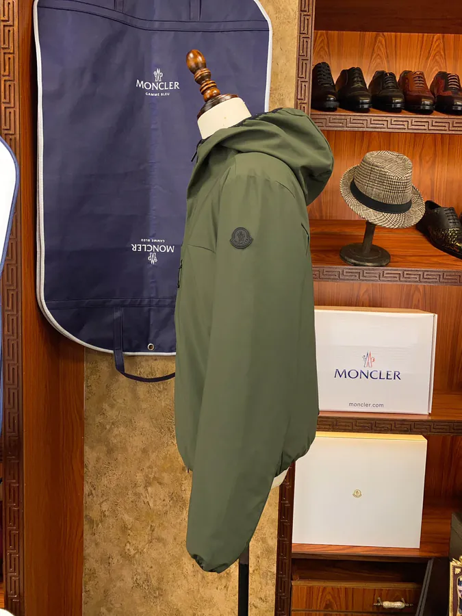 Moncler Montant Lightweight Outdoor Hoodie Premium Fit