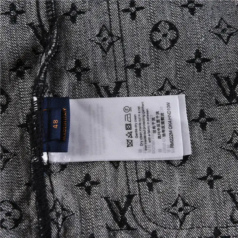 1v Exclusive 25 FW Grained Calfskin Denim Jacket