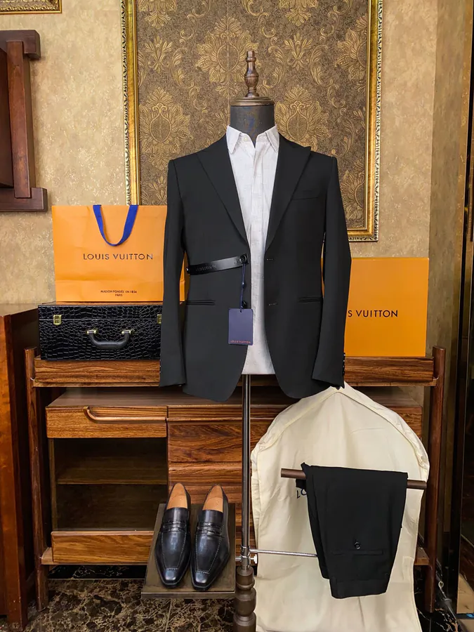 1V Armani Men's Business Suit Set