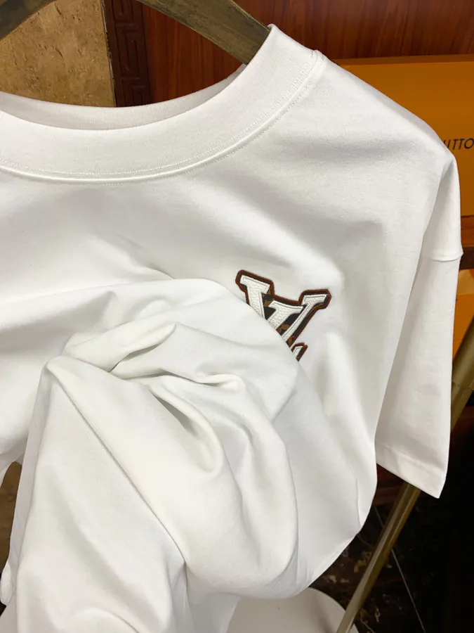 1V Leather Brand Stylish and Modern Short Sleeve for Men and Women