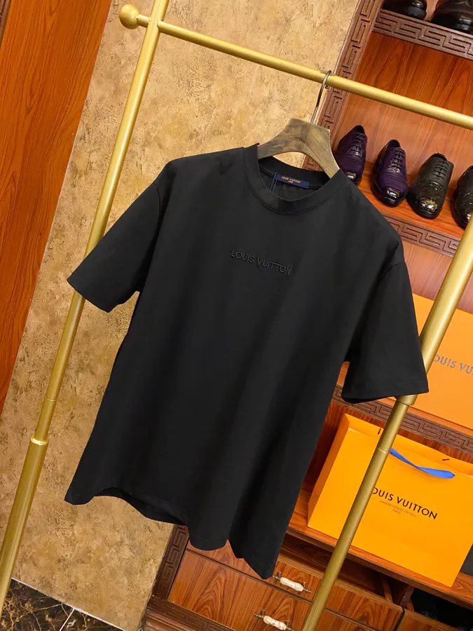 1V Luggage Brand Trendy and Avant garde Short Sleeve for Men and Women