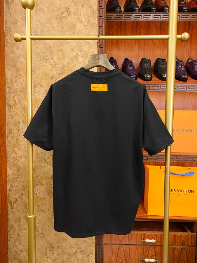 1V Luggage Brand Trendy and Avant garde Short Sleeve for Men and Women