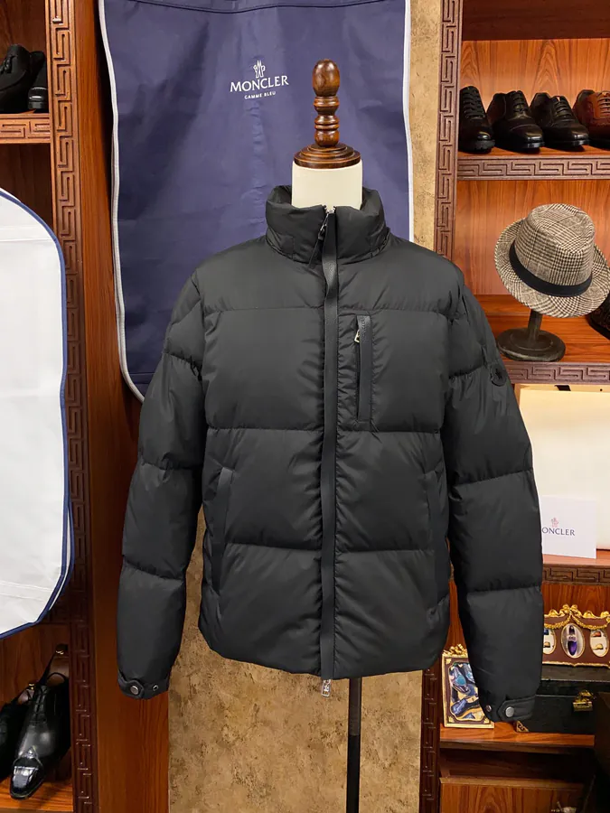 Moncler BESBRE Short Zipper Down Jacket