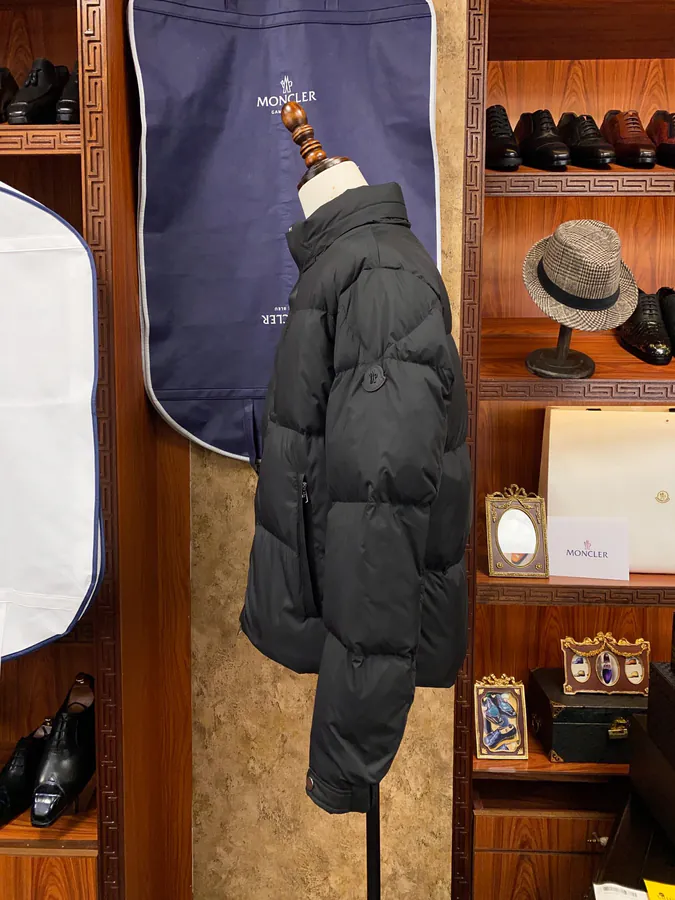 Moncler BESBRE Short Zipper Down Jacket