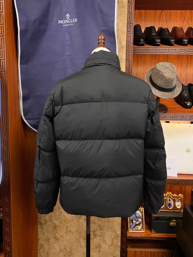 Moncler BESBRE Short Zipper Down Jacket