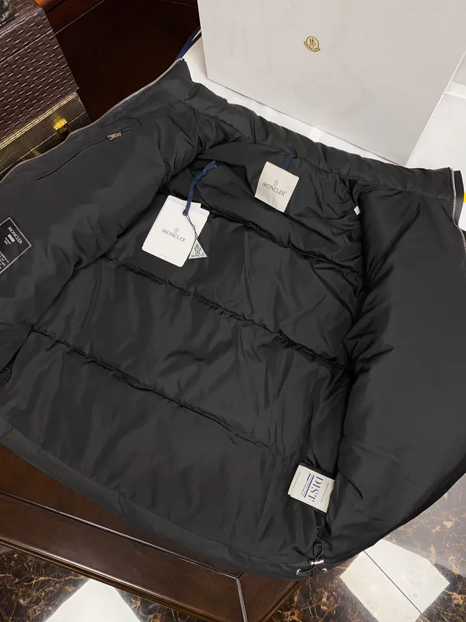 Moncler BESBRE Short Zipper Down Jacket