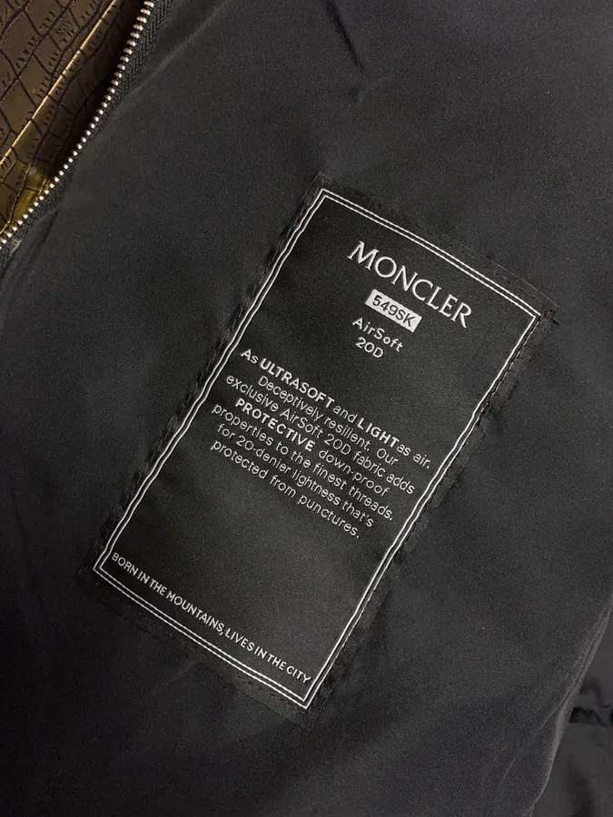 Moncler BESBRE Short Zipper Down Jacket