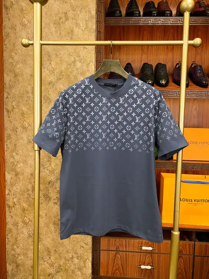 New Arrival! 1V Luggage Stylish and Modern Unisex Short Sleeve