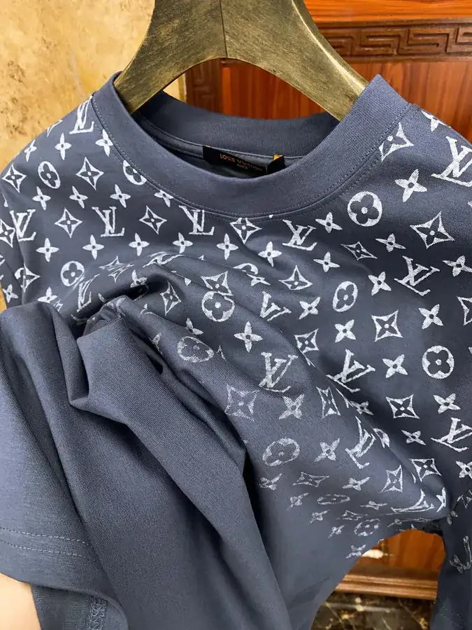 New Arrival! 1V Luggage Stylish and Modern Unisex Short Sleeve