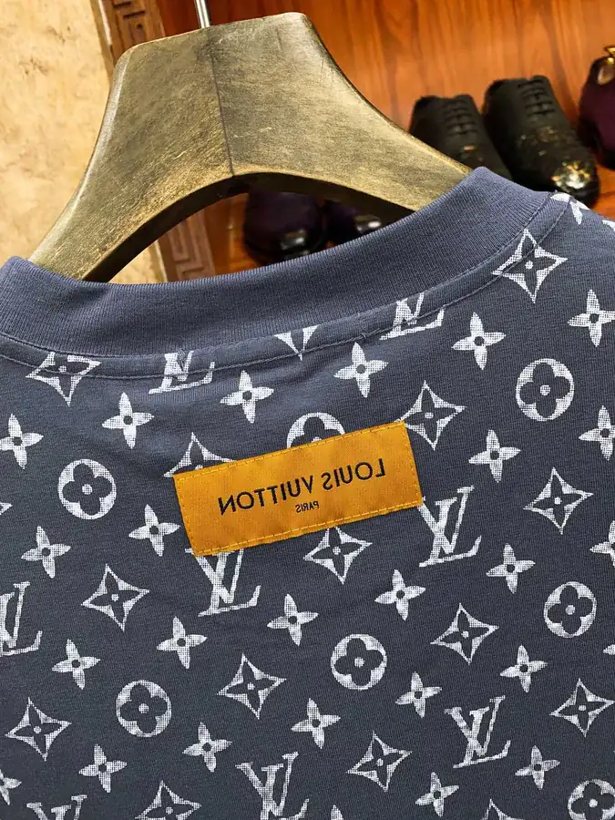 New Arrival! 1V Luggage Stylish and Modern Unisex Short Sleeve