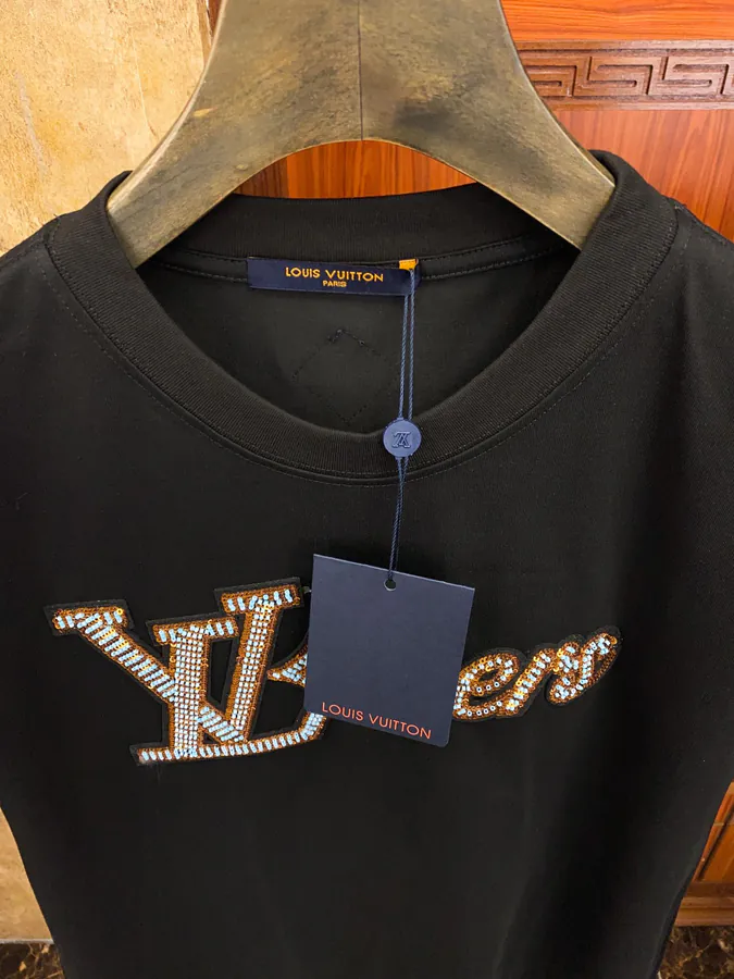 New Arrival! 1V Luggage Stylish and Modern Unisex Short Sleeve