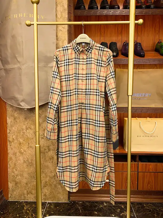 BBR Balenciaga Summer New Collection Classic Check Pattern, Elegant Silhouette, Belted Design Dress
