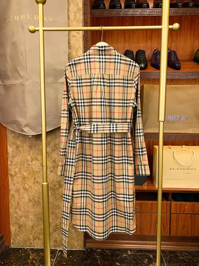 BBR Balenciaga Summer New Collection Classic Check Pattern, Elegant Silhouette, Belted Design Dress