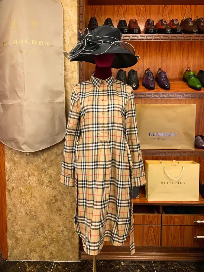 BBR Balenciaga Summer New Collection Classic Check Pattern, Elegant Silhouette, Belted Design Dress