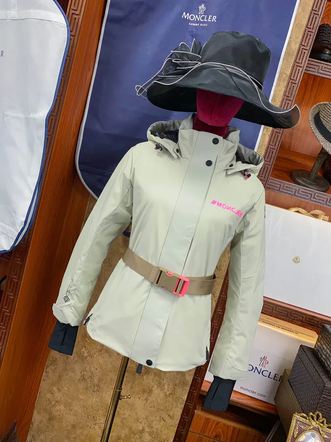 Moncler 2024 New Women's Ski Jacket with Waterproof and Breathable Insulation