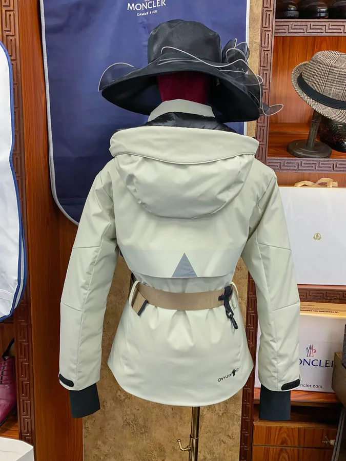 Moncler 2024 New Women's Ski Jacket with Waterproof and Breathable Insulation