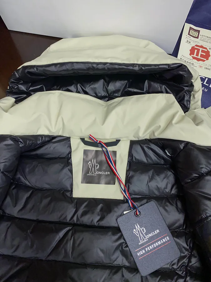 Moncler 2024 New Women's Ski Jacket with Waterproof and Breathable Insulation