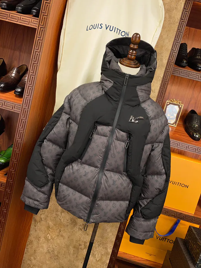 1V 驴牌 Winter Down Jacket with Temperature Responsive Color