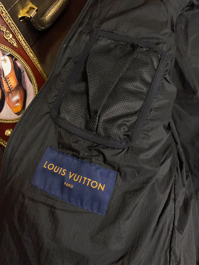 1V 驴牌 Winter Down Jacket with Temperature Responsive Color