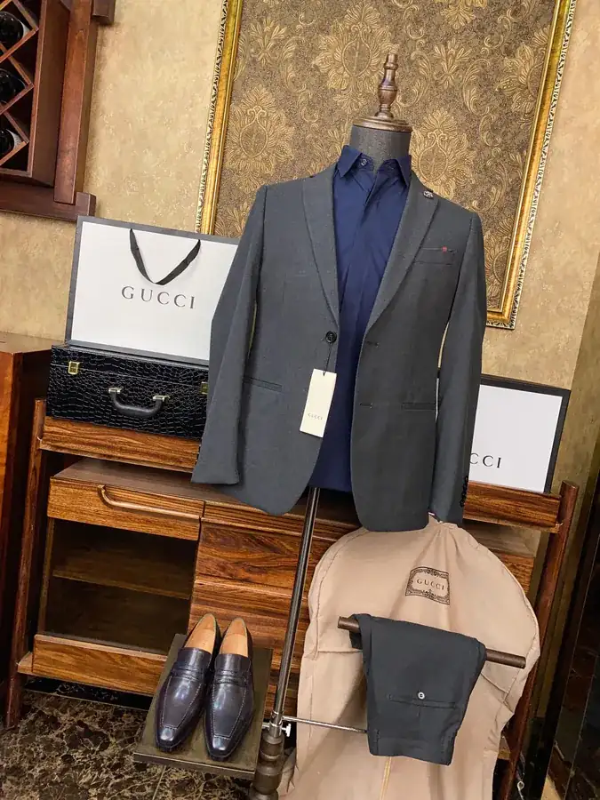 Gucci Men's Premium Suit Set Business Formal