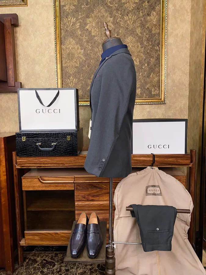 Gucci Men's Premium Suit Set Business Formal