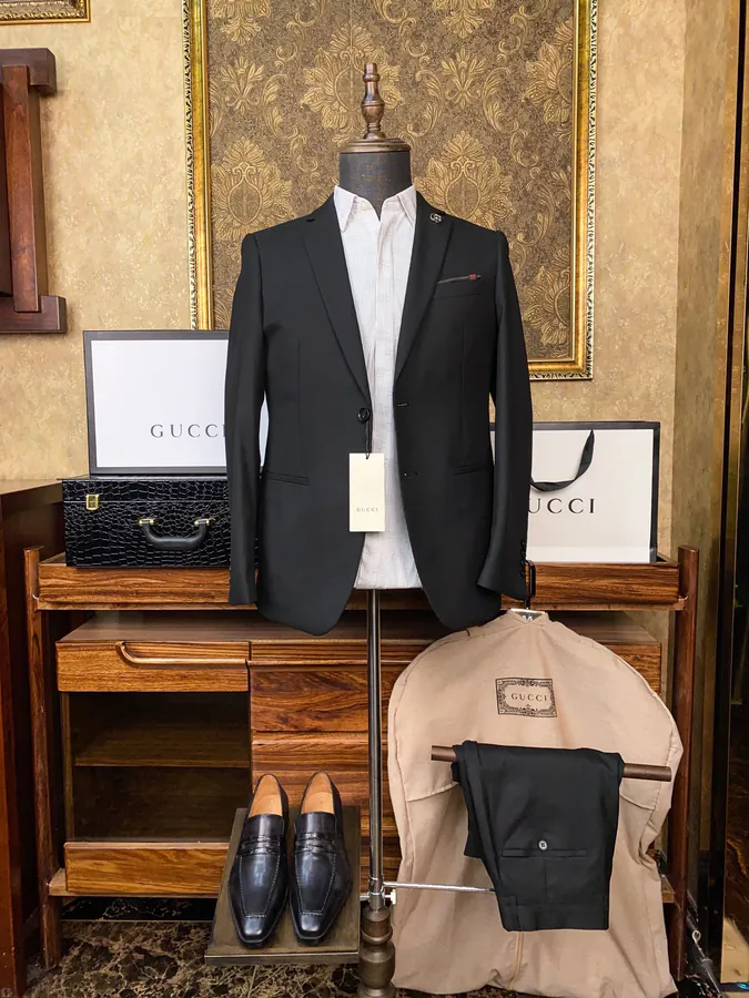 Gucci Men's Premium Suit Set Business Formal