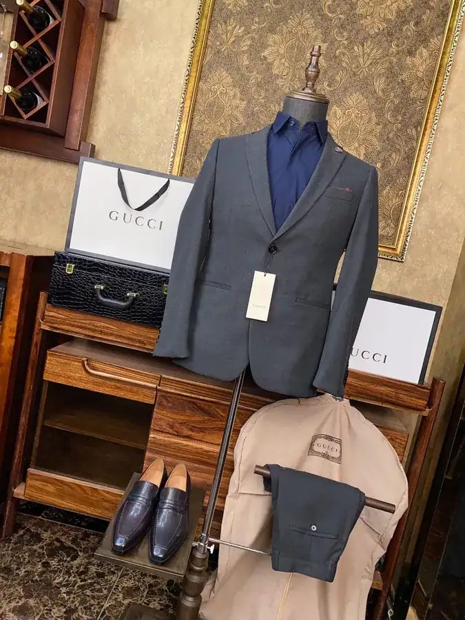Gucci Men's Premium Suit Set Business Formal