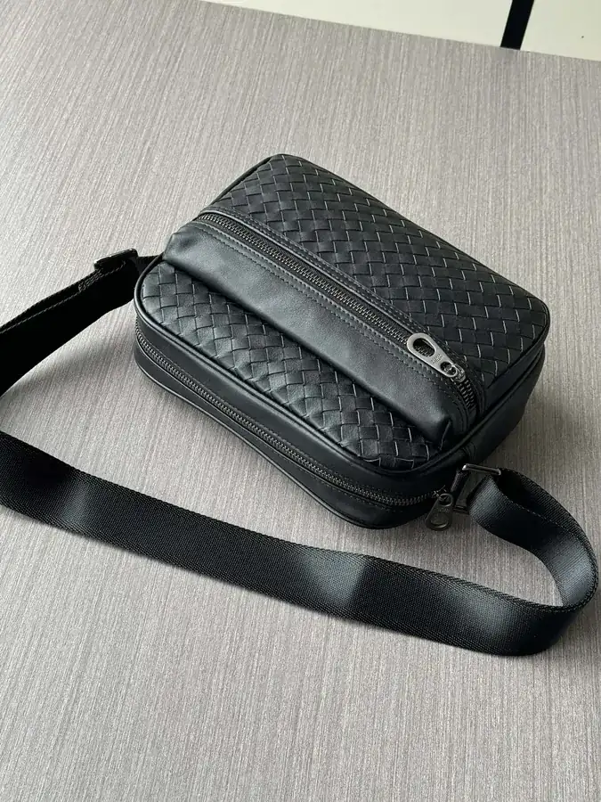 BV Handbag Premium Leather, 703B, Black
