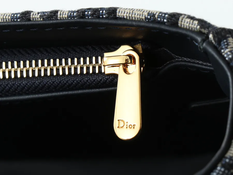 30 Montaigne Avenue East West Mini Chain Crossbody Bag