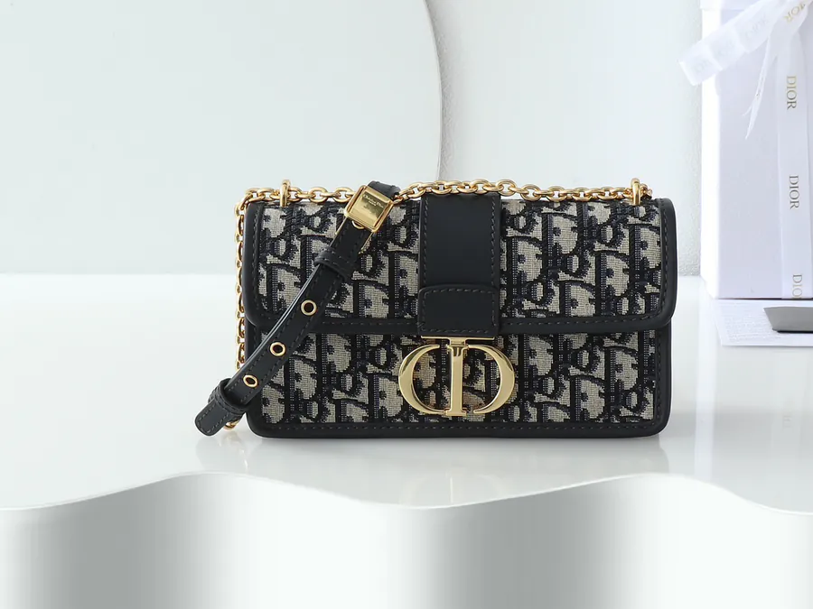 30 Montaigne East West Chain Bag Mini Size