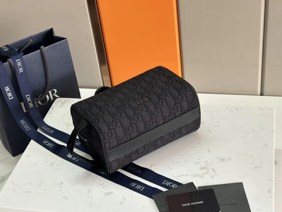 Lingot Washbag Premium Original, Stylish and Versatile
