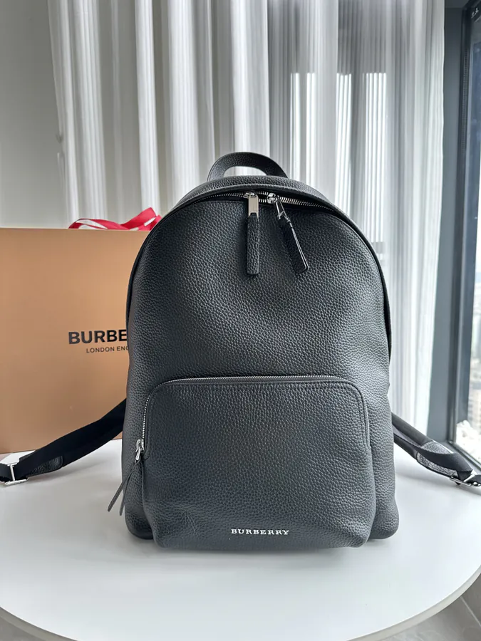 B Brand Durable Shoulder Bag with Grained Calfskin, Practical Design