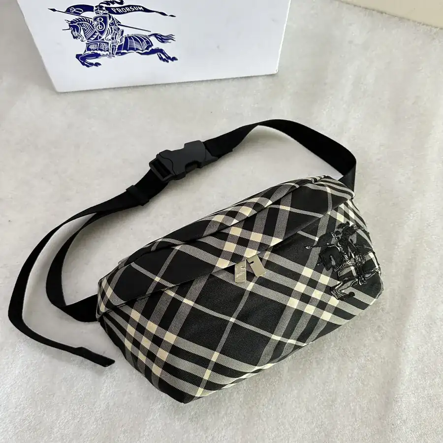 Bur Bucket Bag with Grained Calfskin and Black Stripe