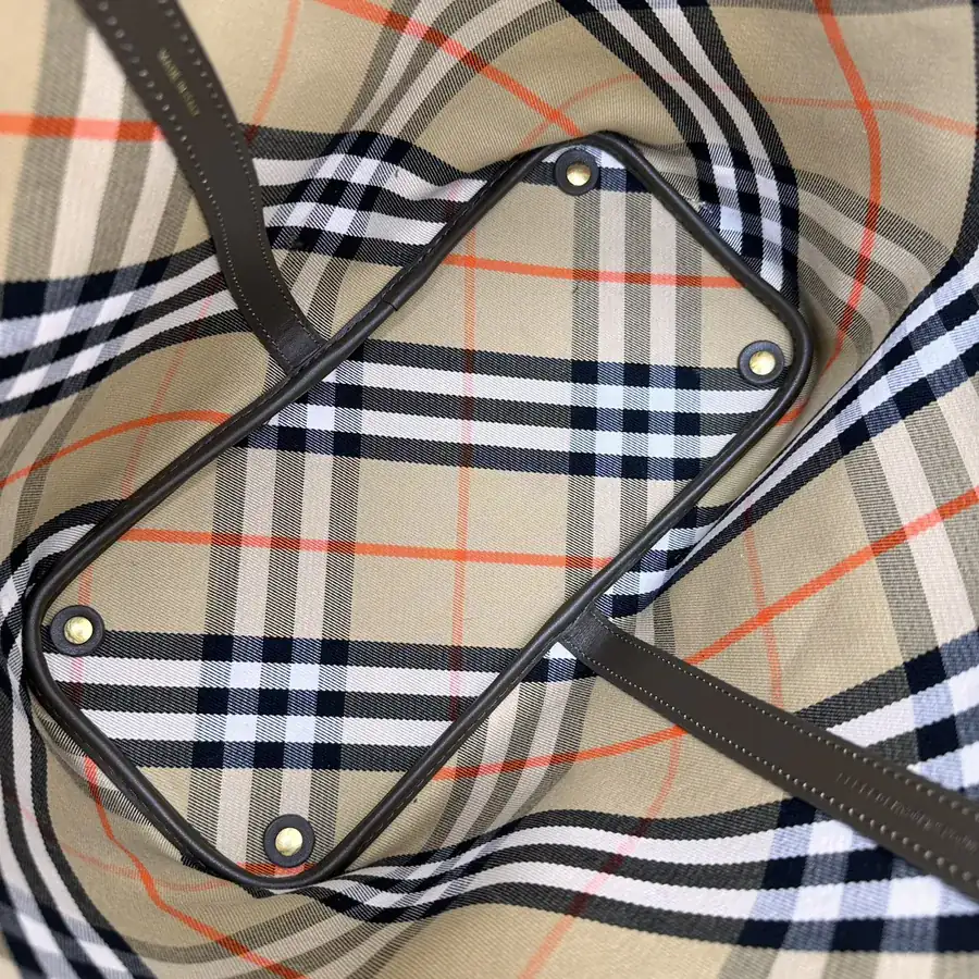 Burberry Latest Tote Bag with Soft and Structured Design