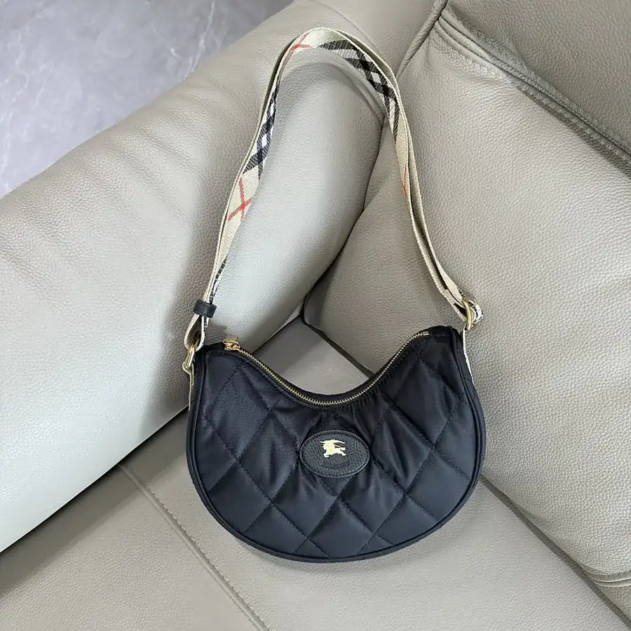 BUR New Horseshoe Crossbody Bag Elegance Inspired by British Countryside