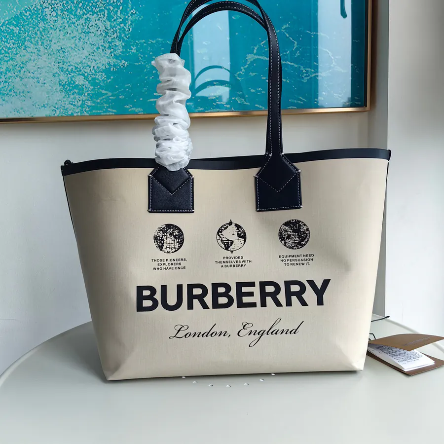Burberry Bucket Bag Medium Size