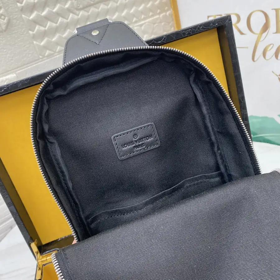 Avenue Shoulder Bag in Damier Infini