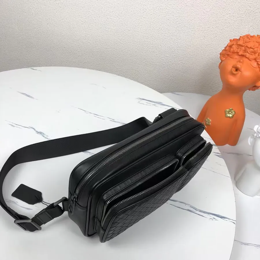 400BV Seasonal Versatile Small Men's Crossbody Bag