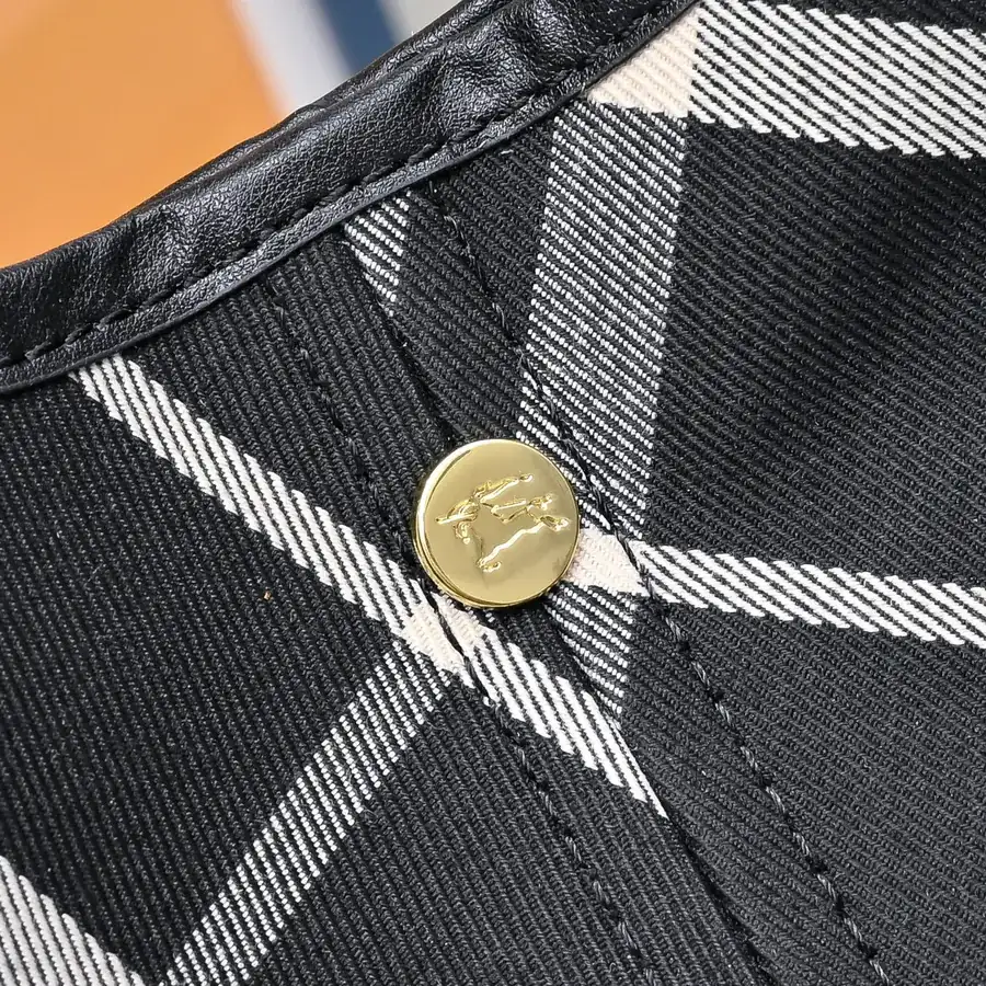 Burberry New Hobo Bag with Detachable Compartment
