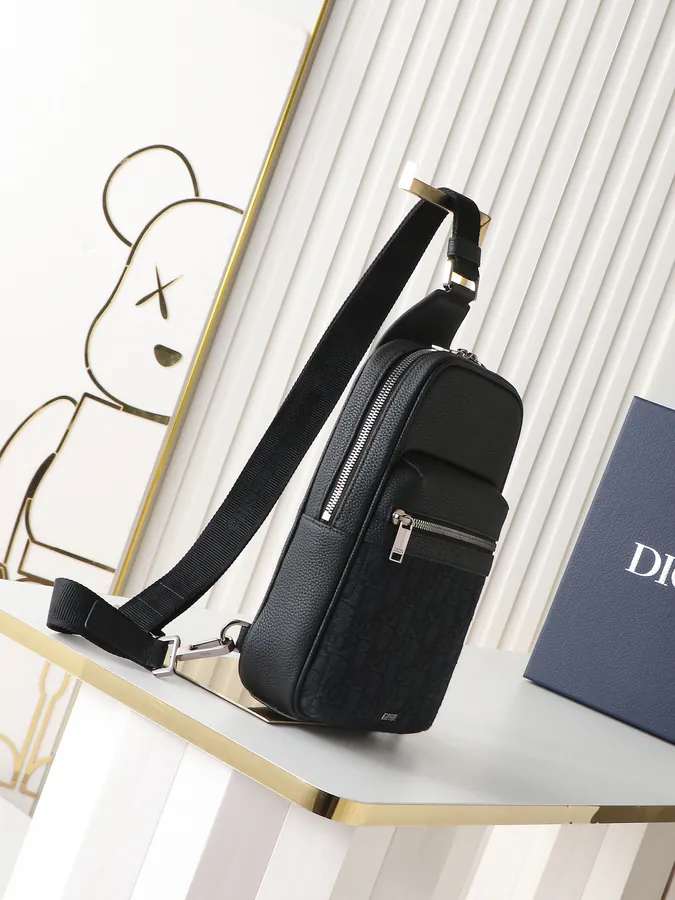 Rider 2.0 Sling Bag in Black