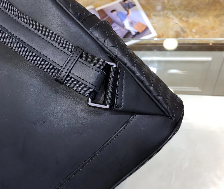 BV Latest Men's Backpack Premium Quality, Grained Calfskin, Elegant Design