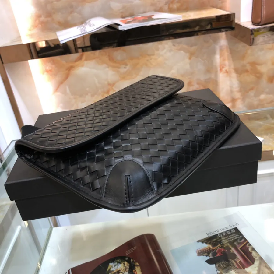 BV Official Men's Shoulder Bag Modern and Stylish