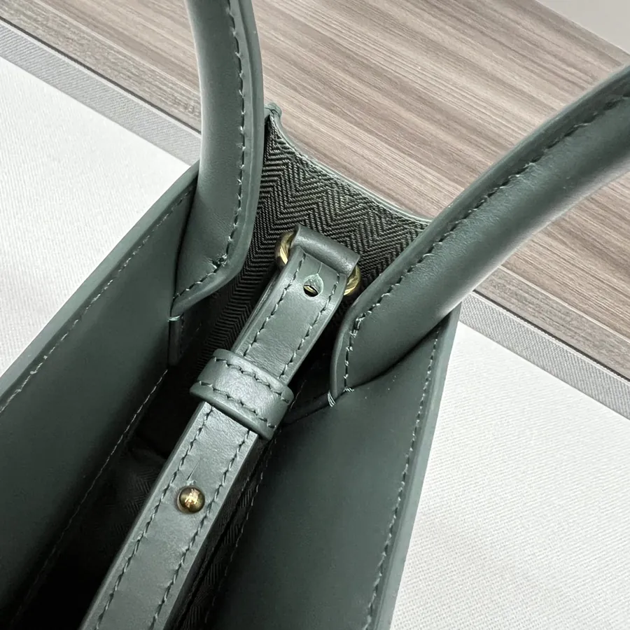 Standard A5 Tote by Loe*we
